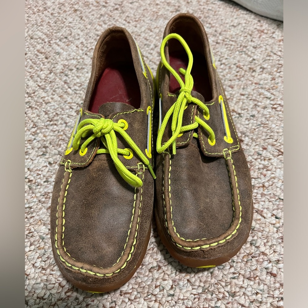 Twisted X with neon lacing